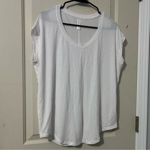 Athleta flowy top - capped sleeves - WHITE / SIZE S